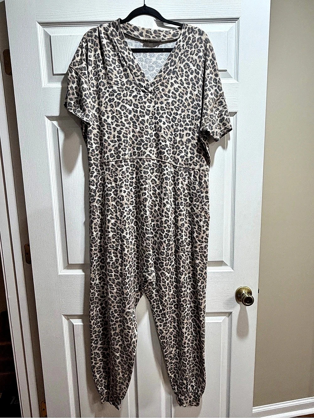 Zenana Leopard Print Jumpsuit Size Medium